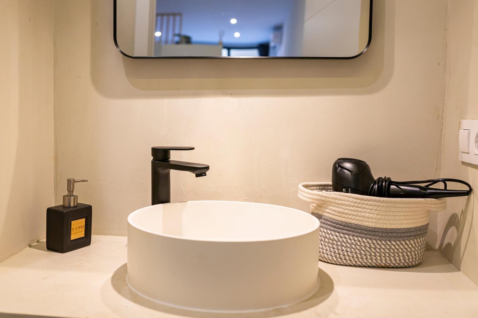 Resolana Suites Севилья Экстерьер фото